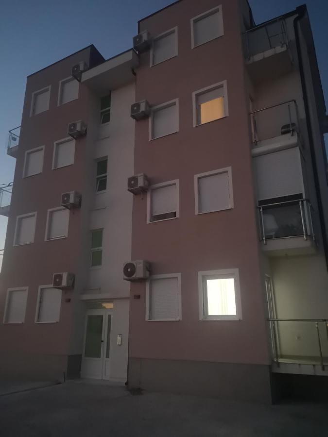 Apartamento Jednosoban Stan Zoja Podgorica Exterior foto
